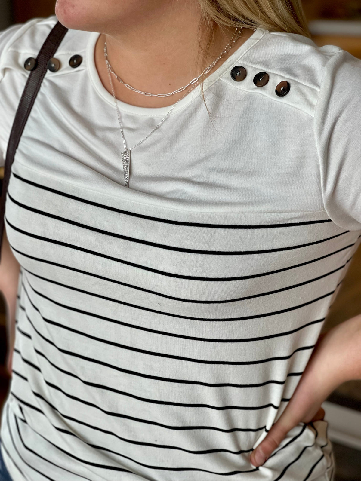 IVORY/BLACK STRIPED BUTTON TOP