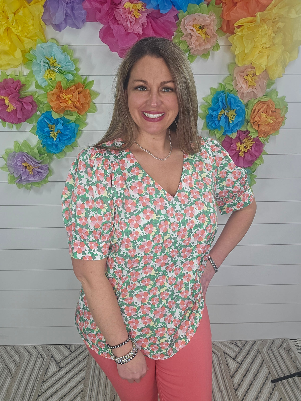 CORAL FLORAL V NECK PUFF SLEEVE TOP