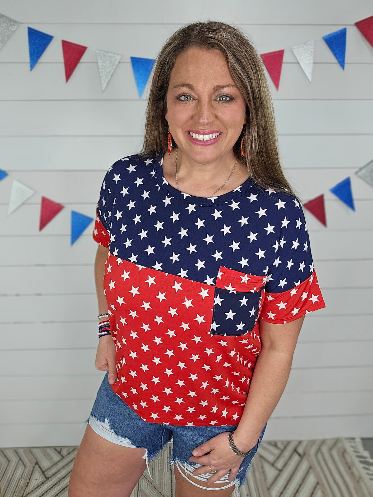 BLUE/RED COLORBLOCK STAR POCKET TOP