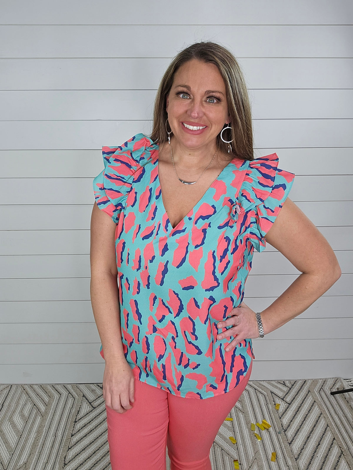 MINT/PINK ANIMAL PINT V NECK WITH RUFFLE SLEEVES TOP