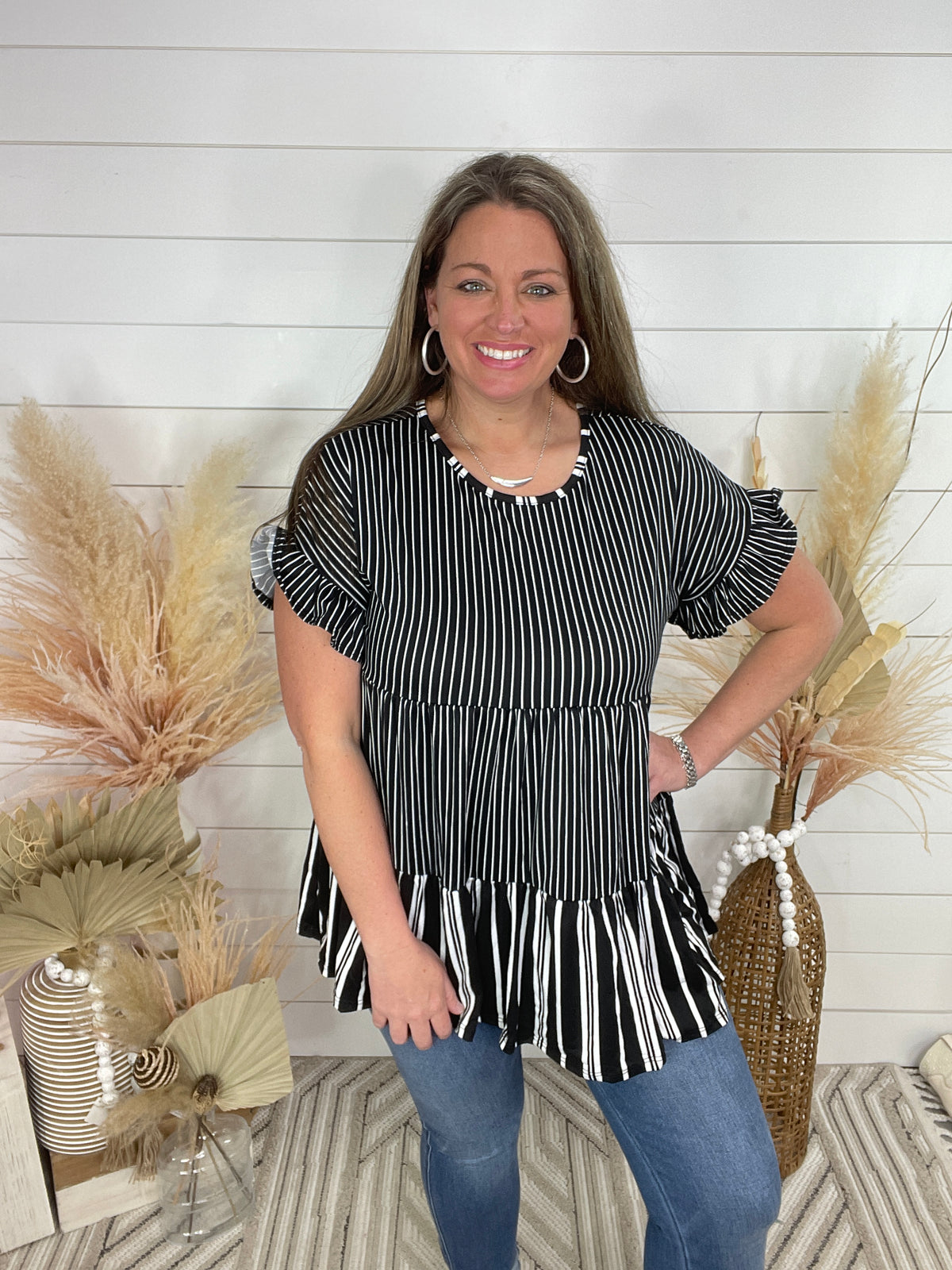 BLACK/IVORY STRIPED KNIT TIERED TOP