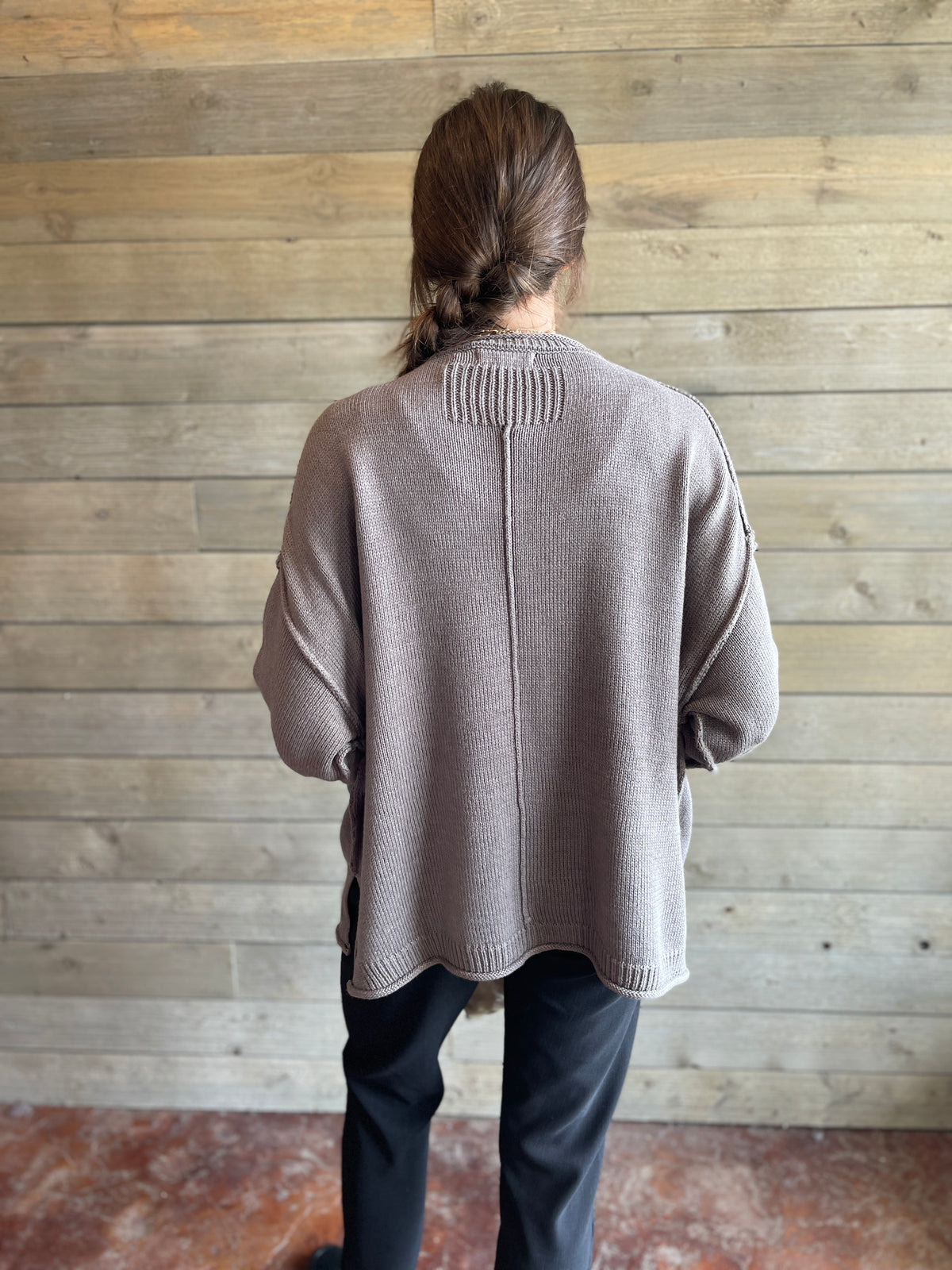 CHARCOAL KNIT SWEATER W/ SIDE SLITS