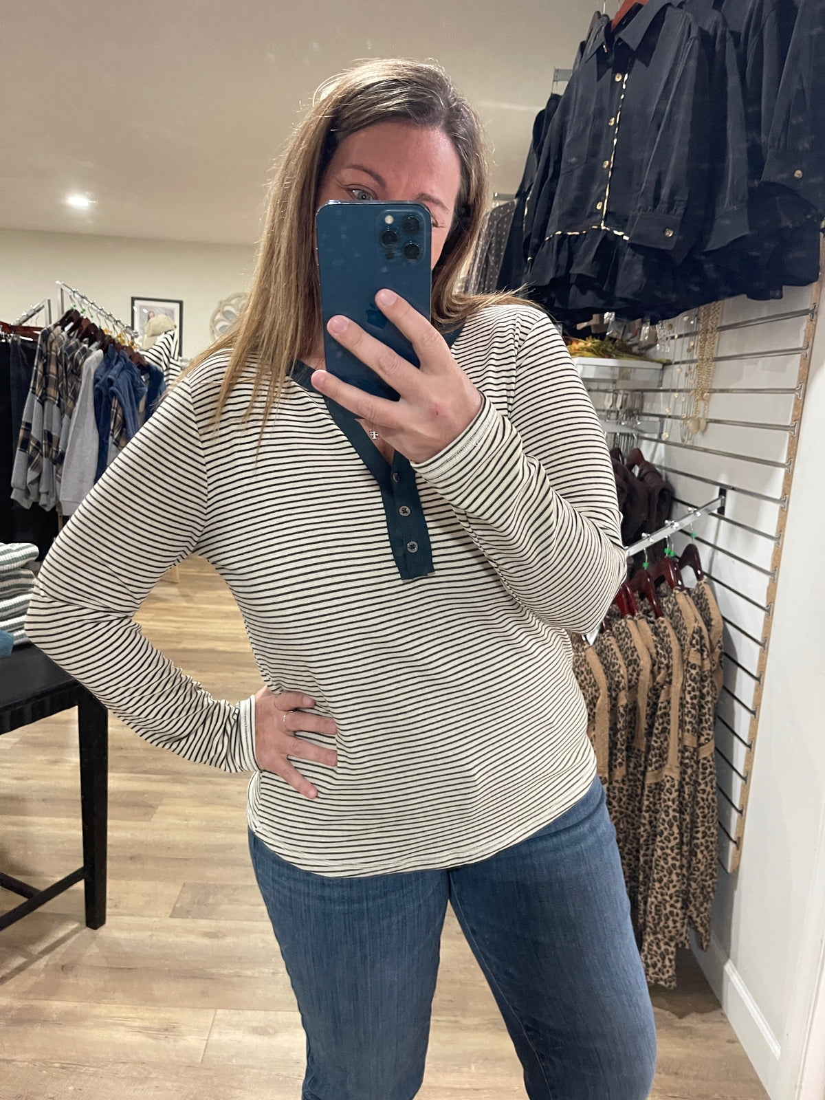 IVORY/FOREST Y Contrast Split Half Button Neck Long Sleeve Striped Top