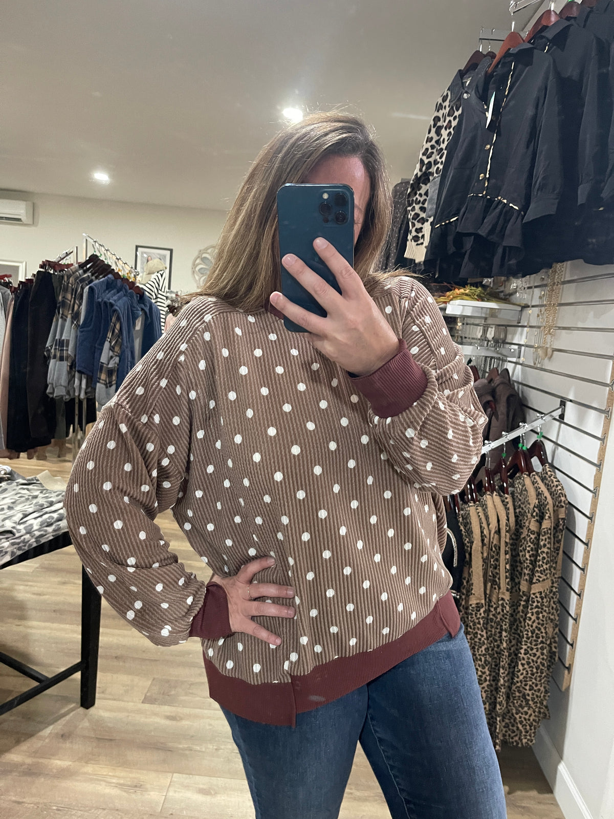 CAMEL RAISED RIBBED POLKA DOT TOP W/ TRIM