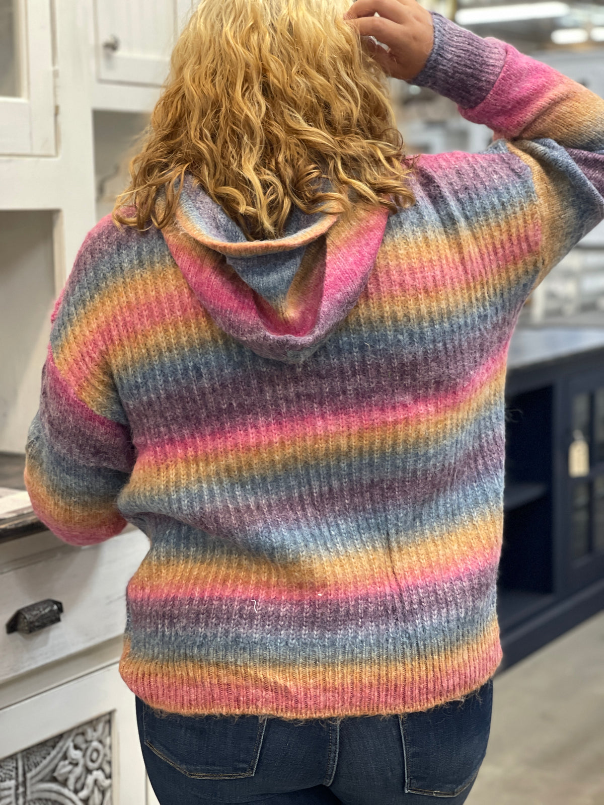 MULTI COLOR OMBRE KANGAROO POCKET HOODED SWEATER