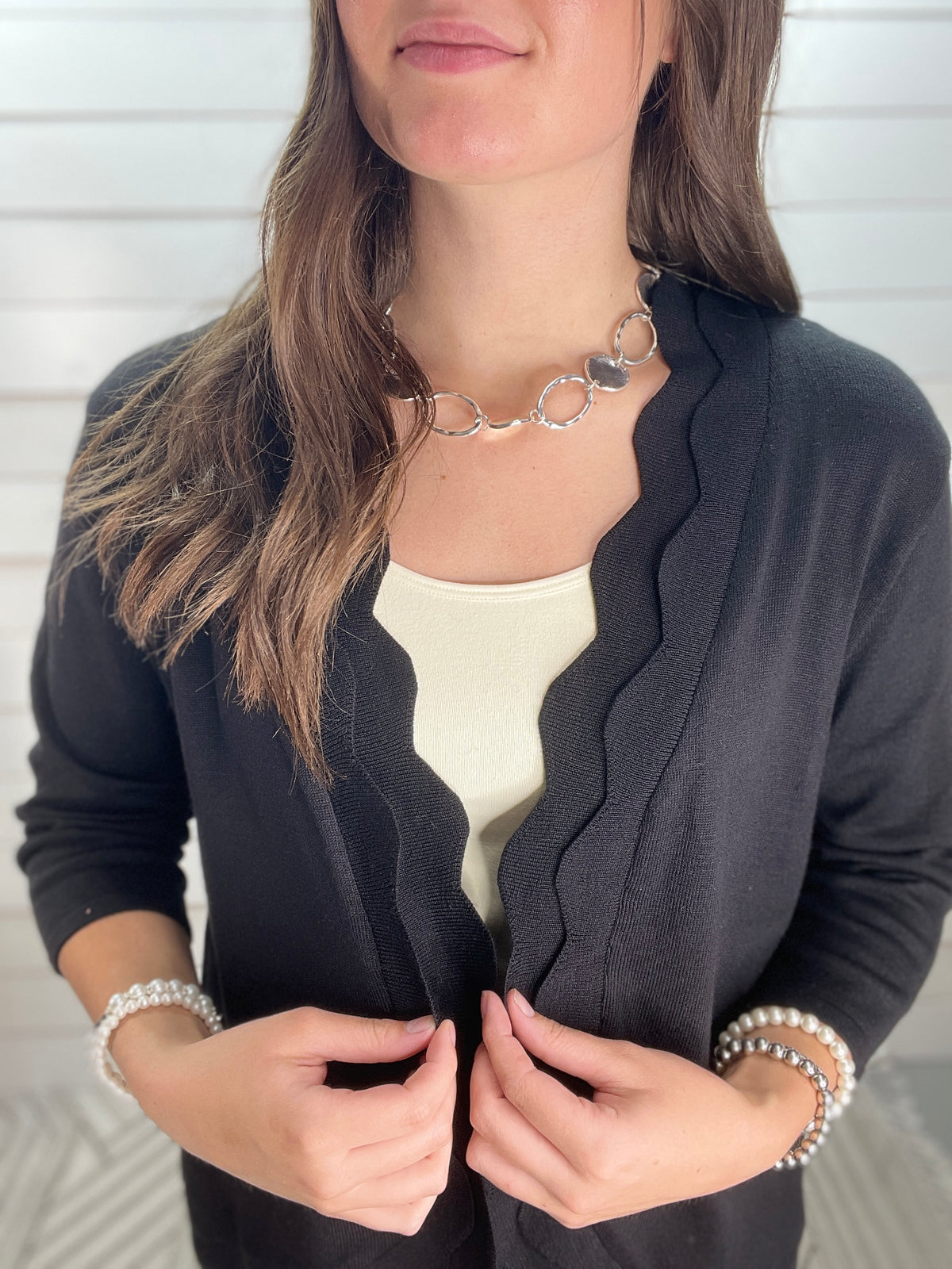 BLACK SCALLOPED TRIM CARDIGAN