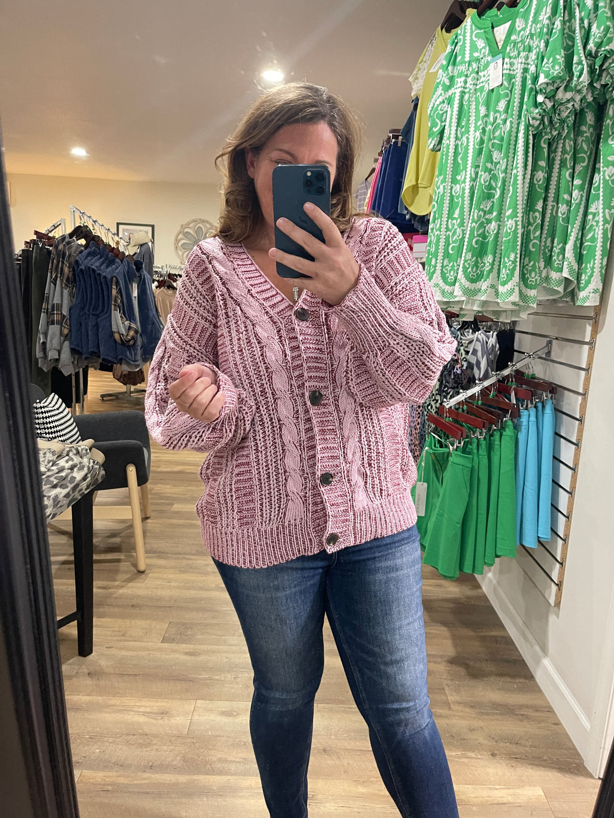 WINE CABLE KNIT MARBLE BUTTON CARDIGAN