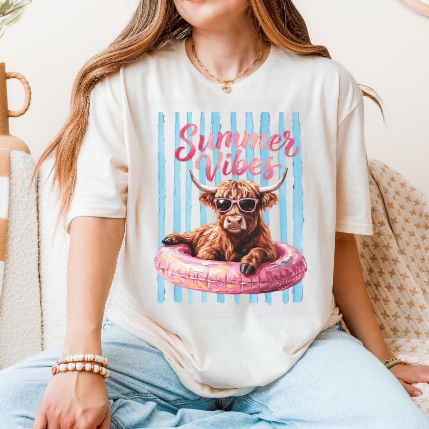 SUMMER VIBES HIGHLAND COW