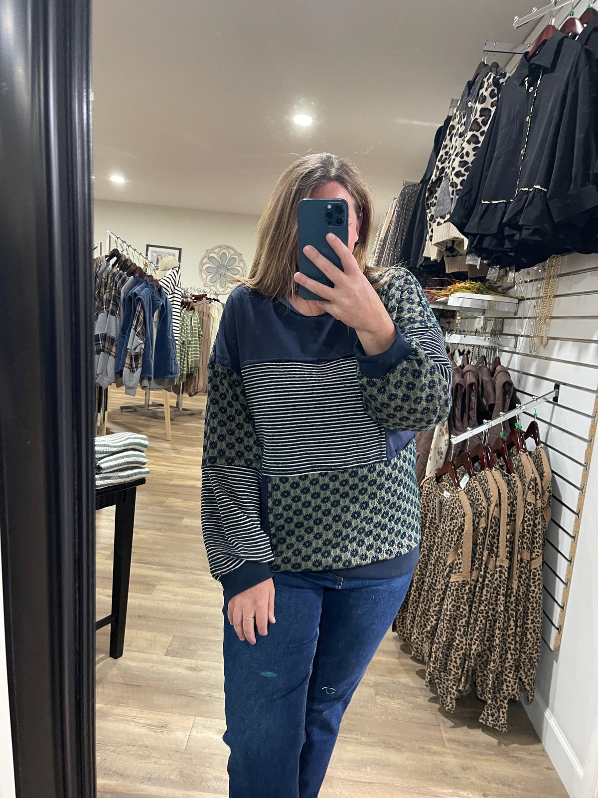 NAVY PATCHWORK FLORAL/STRIPED KNIT TOP
