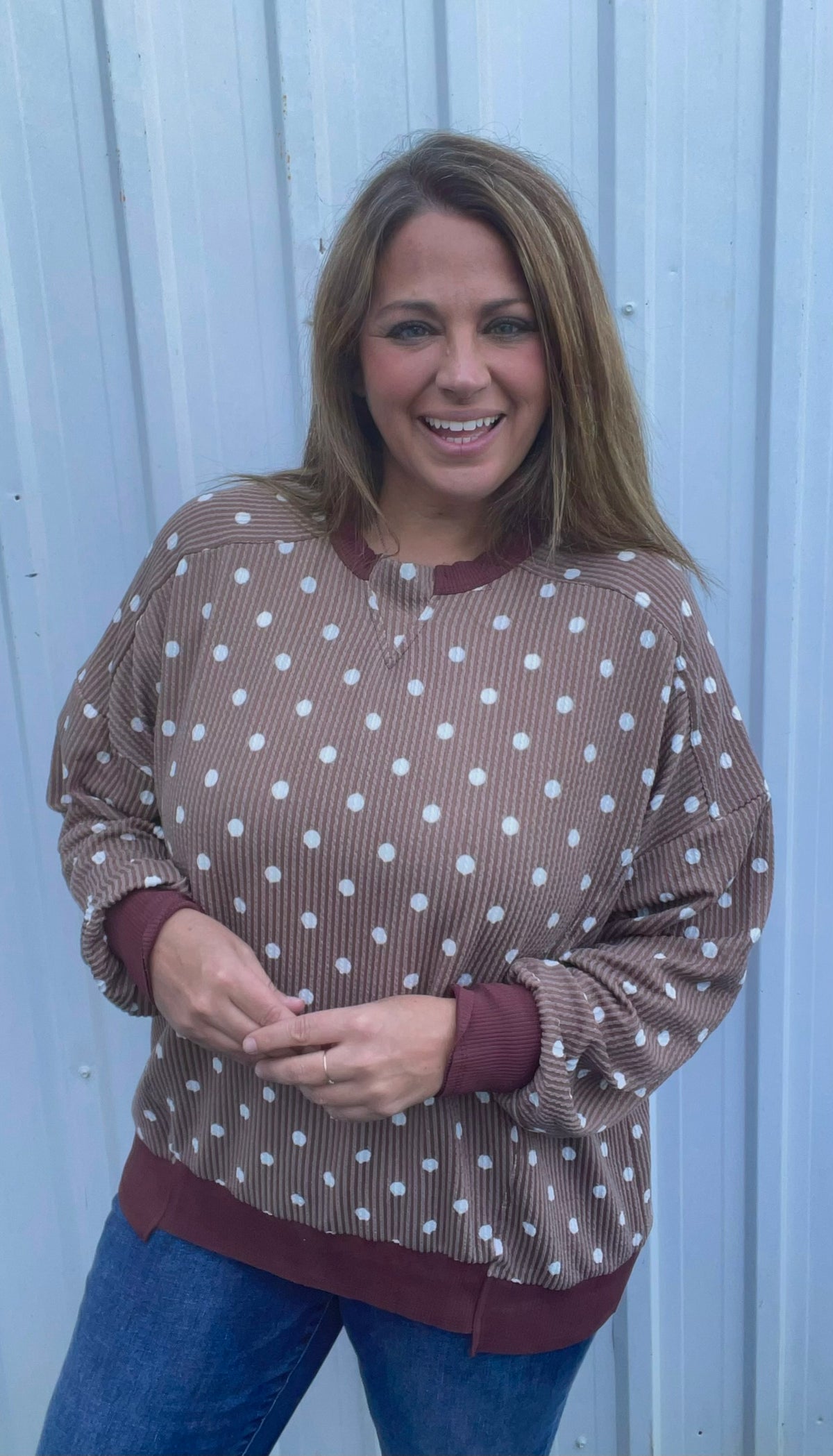 CAMEL RAISED RIBBED POLKA DOT TOP W/ TRIM