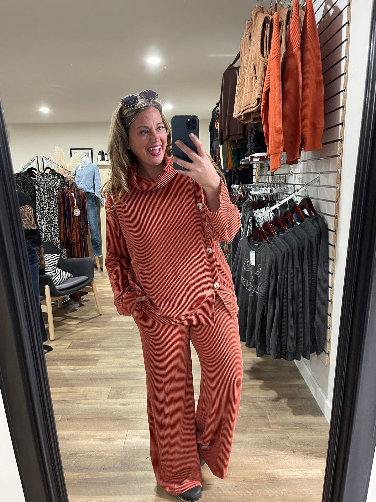 DEAR SCARLETT LAVISH RAISED RIBBED BUTTON TRIM SET - RUST