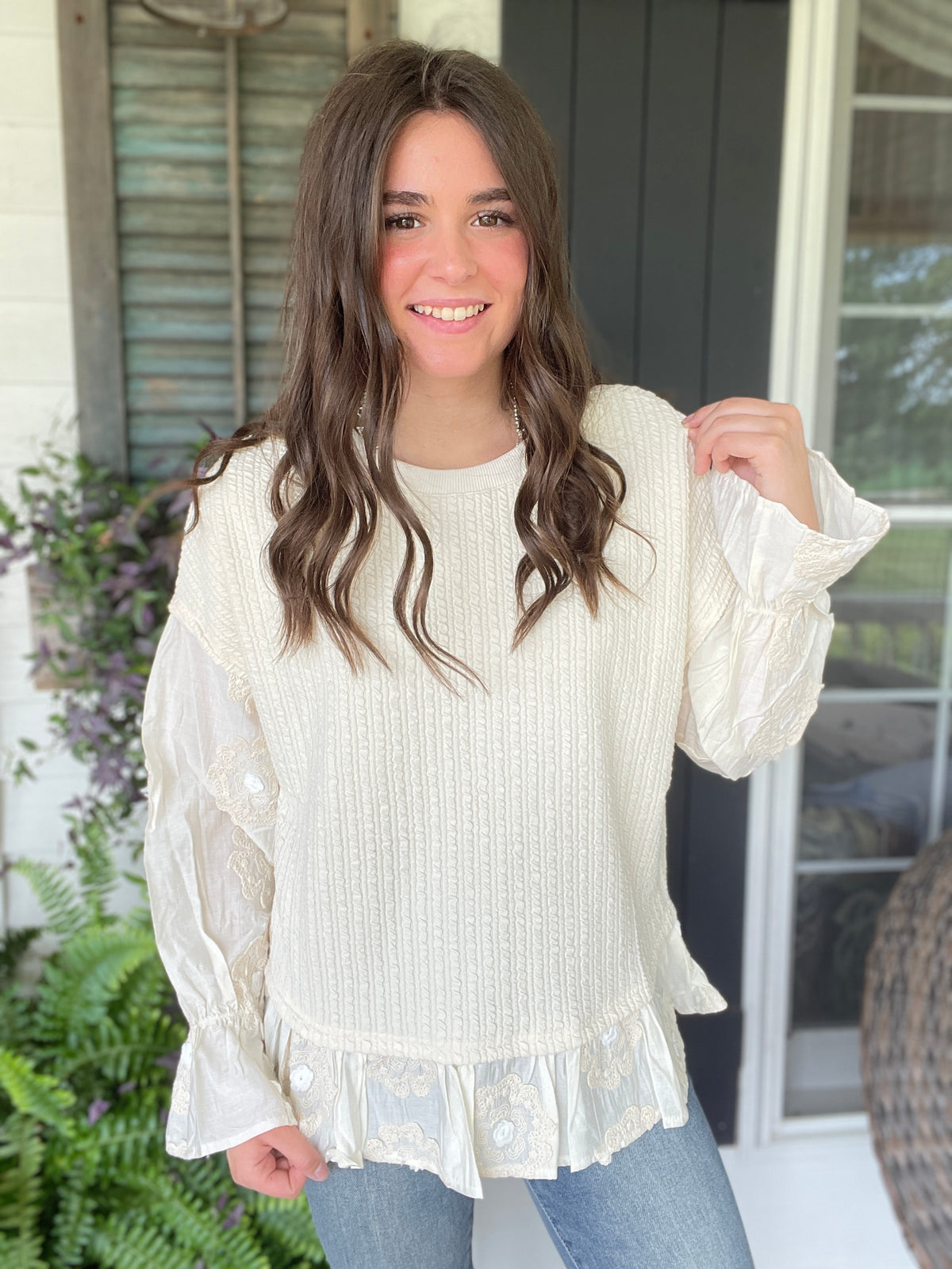 IVORY TEXTURED CROCHET LACE TRIM TOP