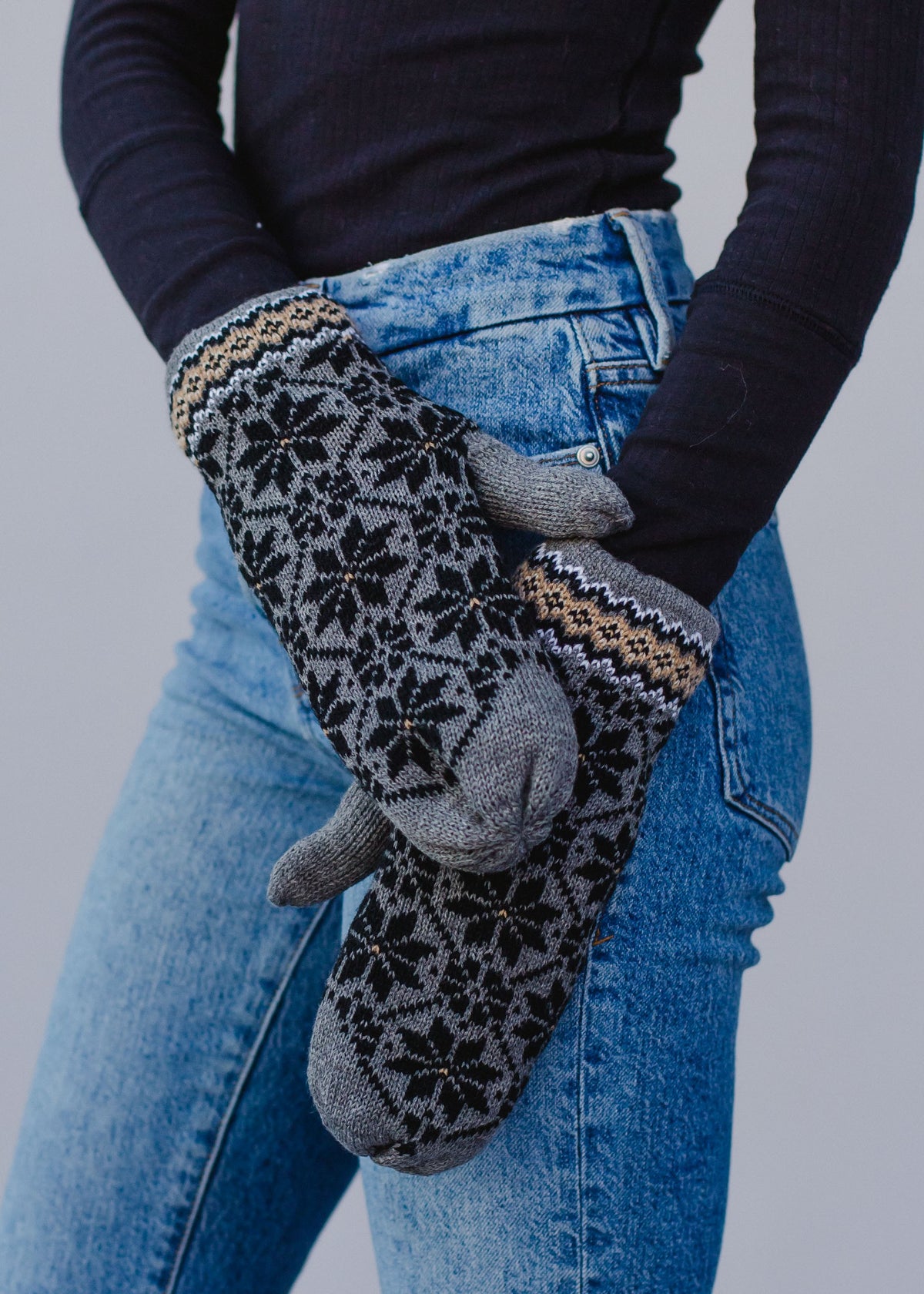 GREY, BLACK, AND TAN PATTERNED KNIT MITTENS