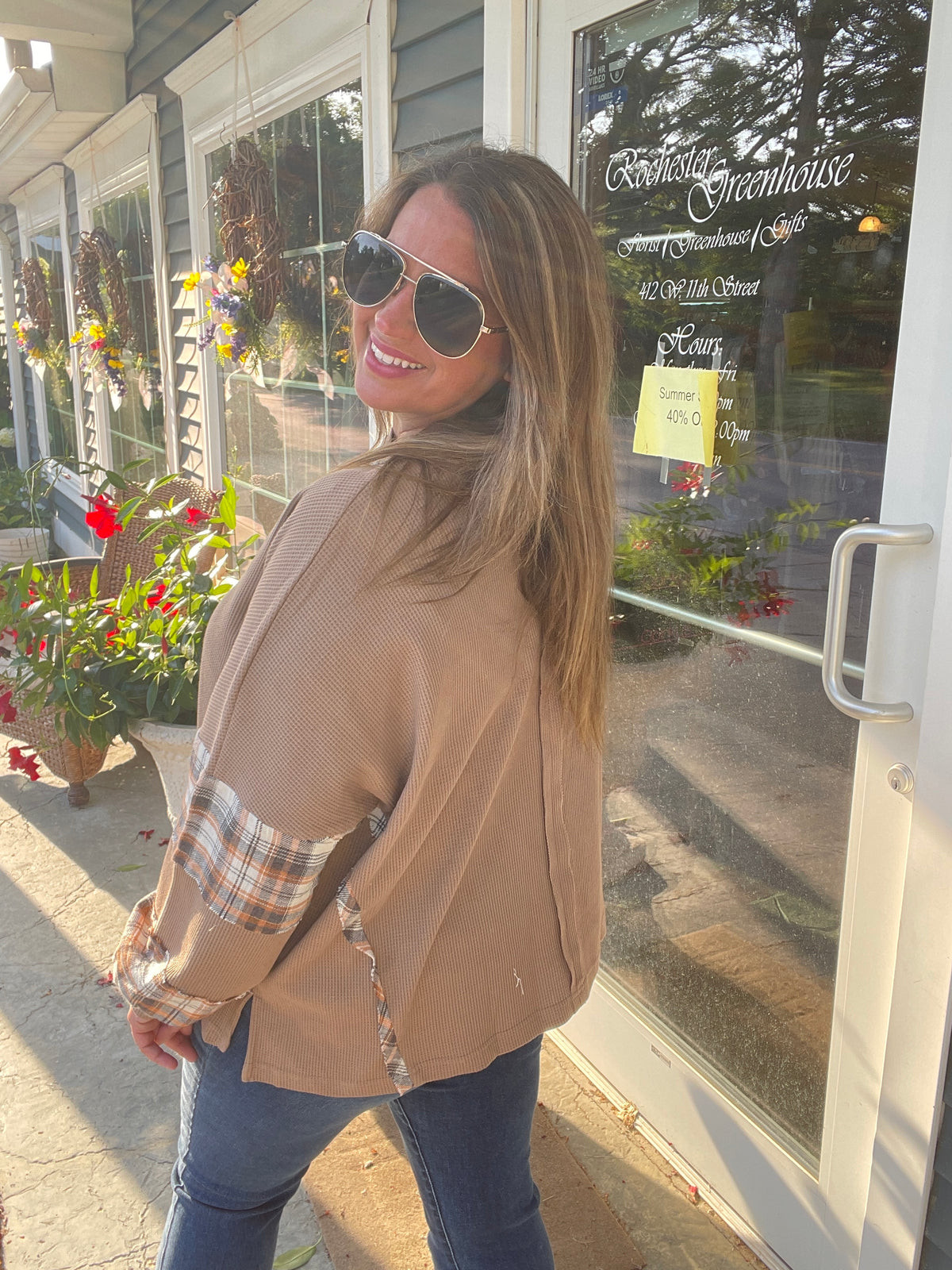 MOCHA WAFFLE TEXTURE & PLAID CONTRAST KNIT TOP