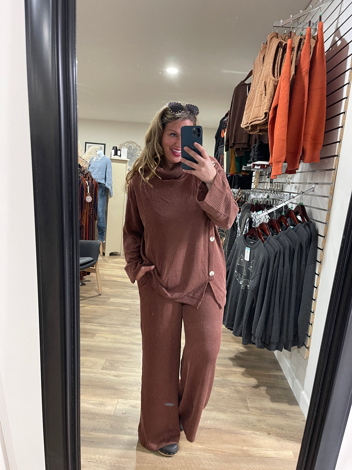 DEAR SCARLETT LAVISH RASIED RIBBED BUTTON TRIM SET - CHOCOALATE