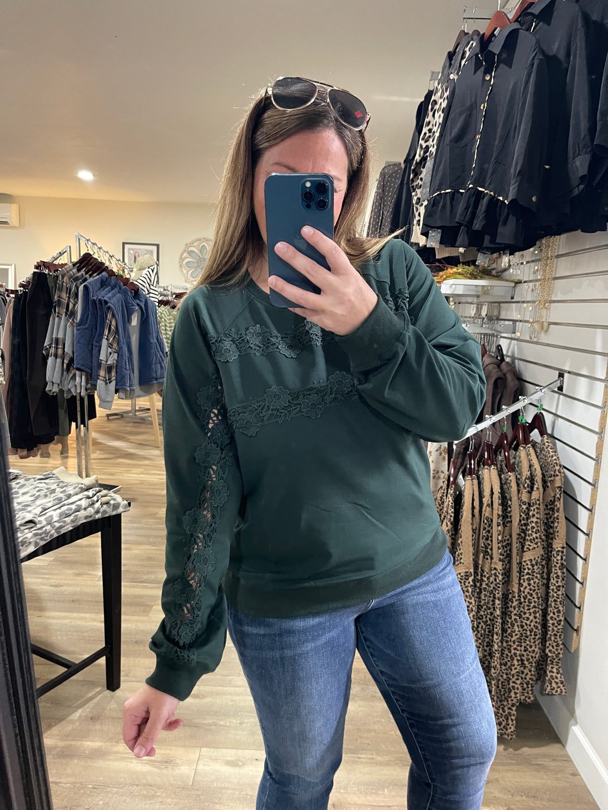 HUNTER LACE TRIM PULLOVER