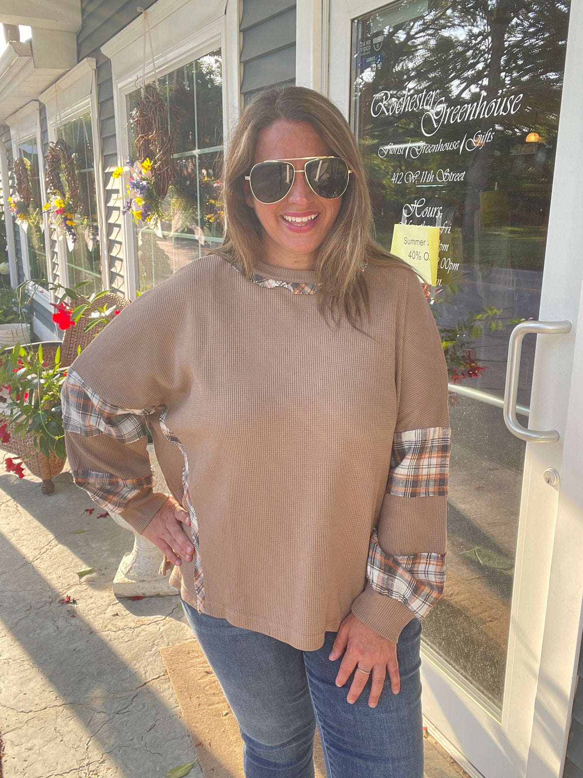 MOCHA WAFFLE TEXTURE & PLAID CONTRAST KNIT TOP