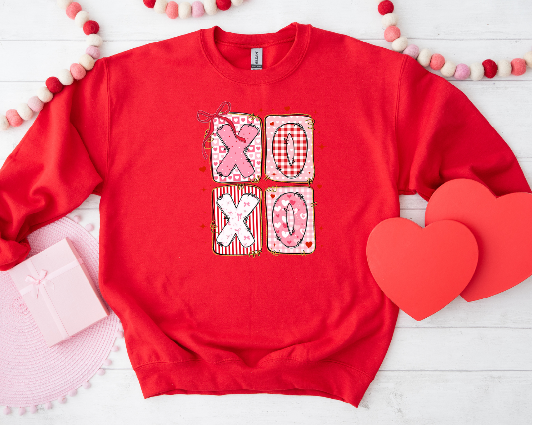 XOXO BLOCK GRAPHIC SHORT SLEEVE TEE