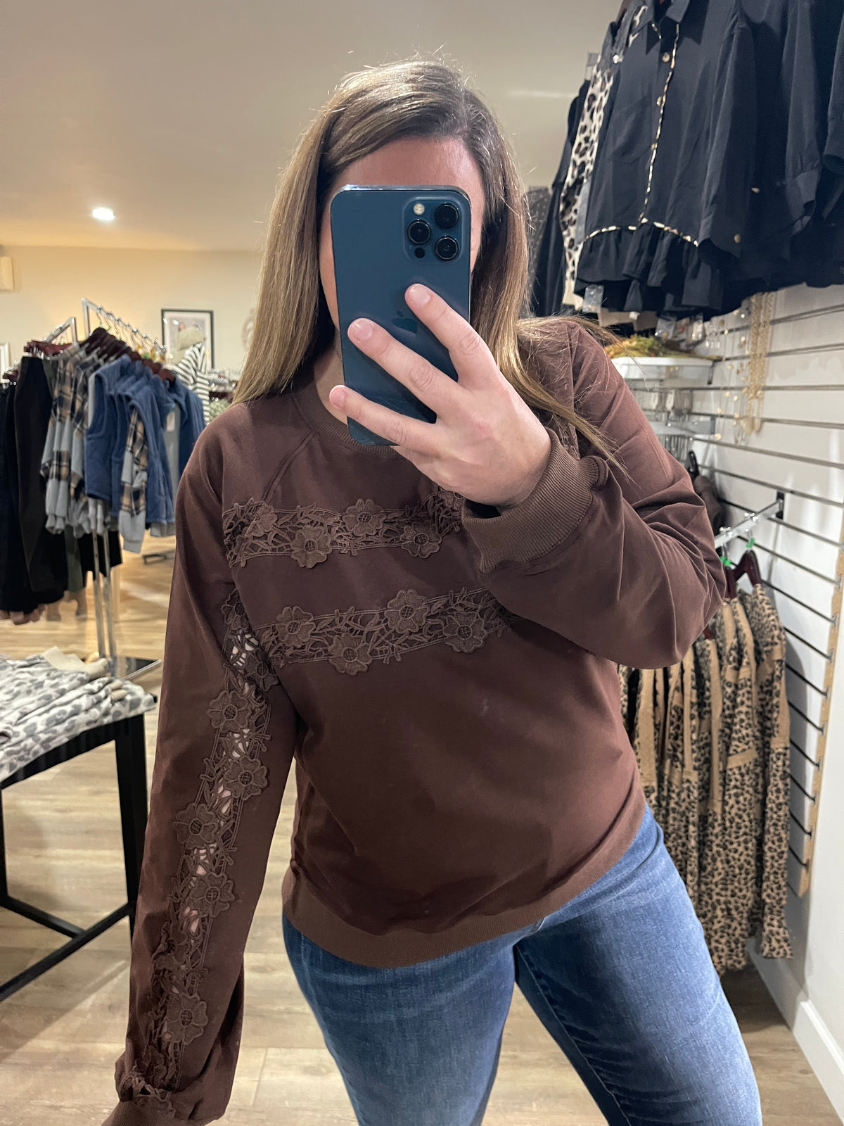CHOCOLATE LACE TRIM PULLOVER