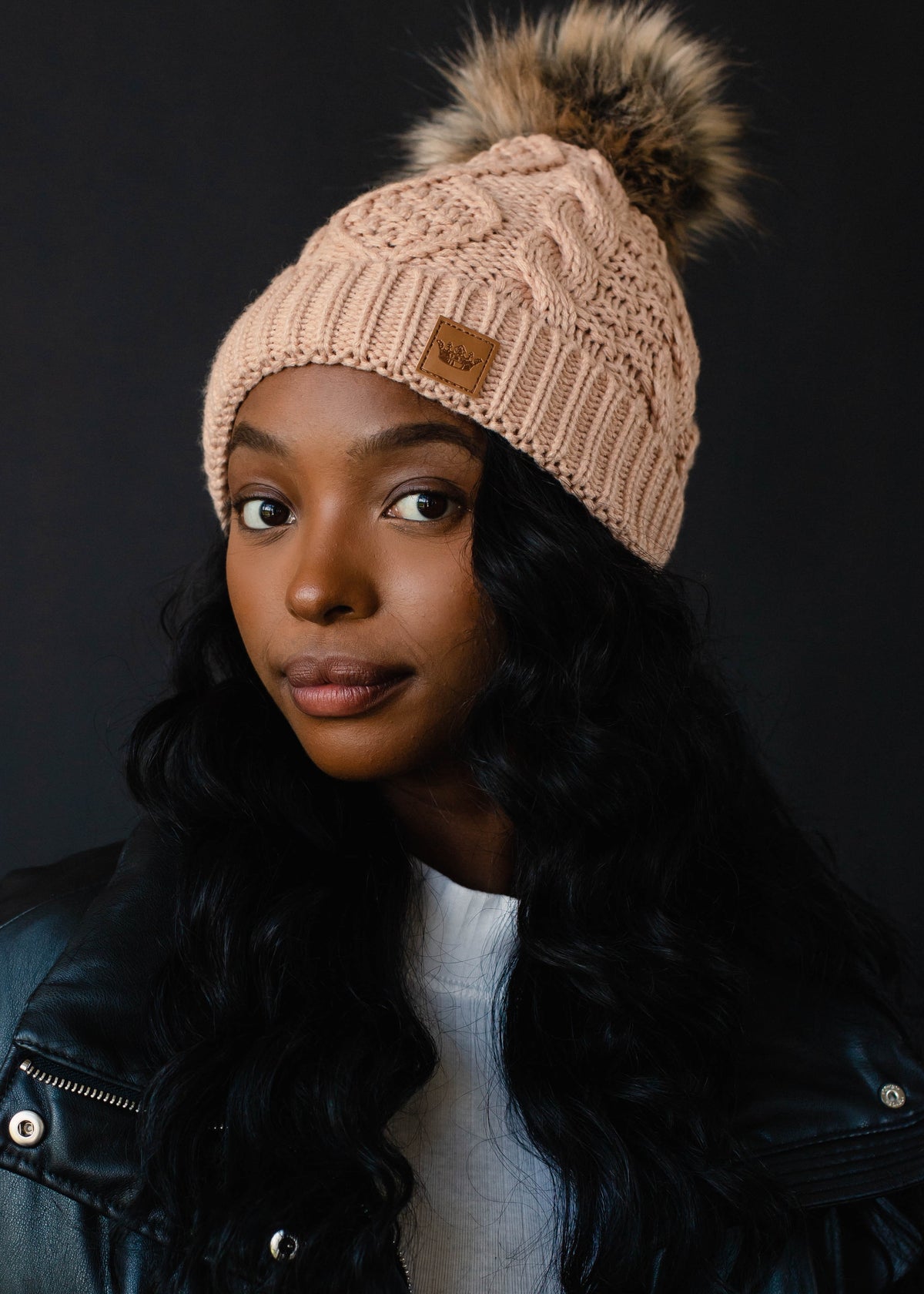 PEACH FUZZ CABLE KNIT POM HAT