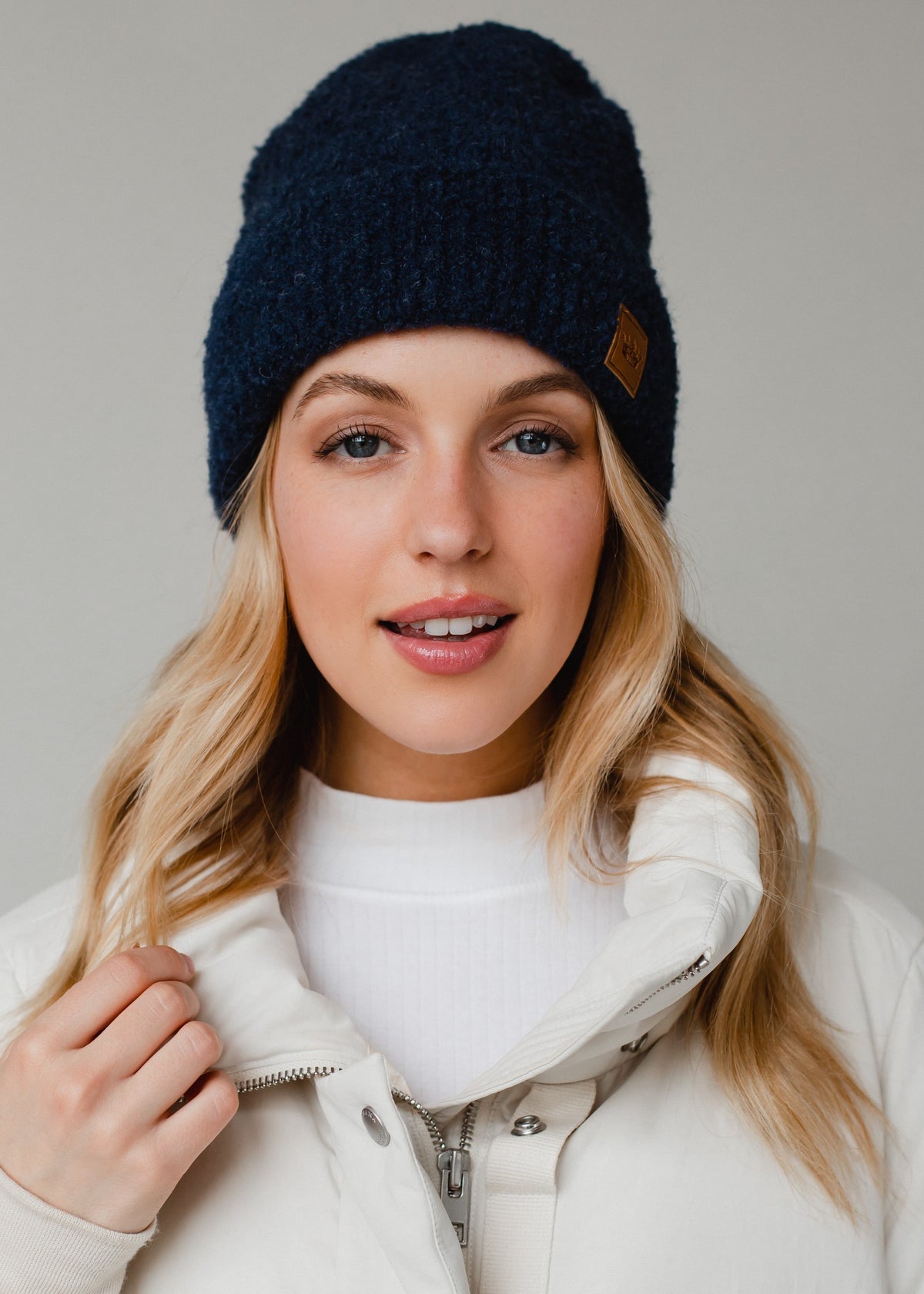 NAVY KNIT BEANIE