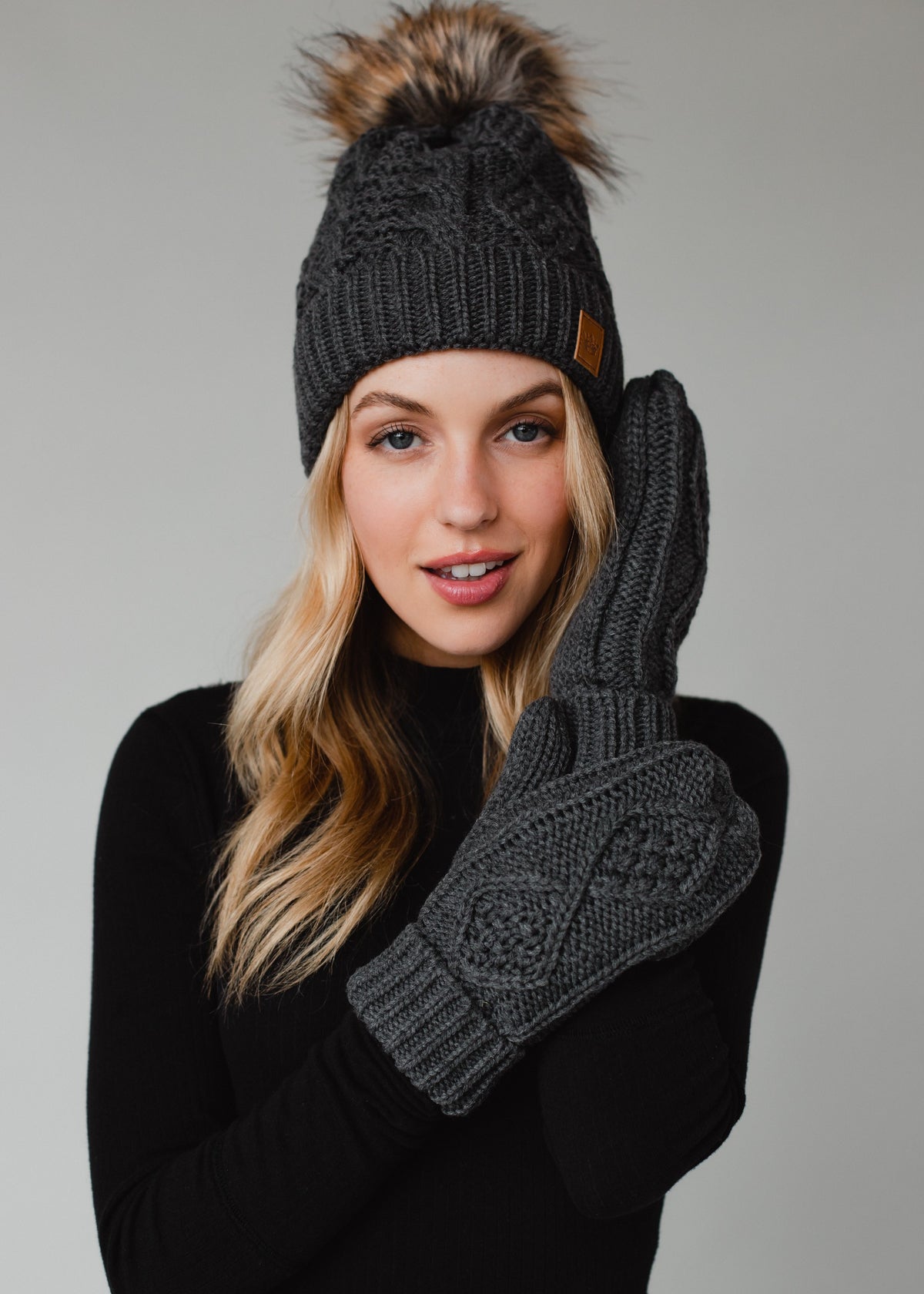 DARK GREY CABLE KNIT MITTENS