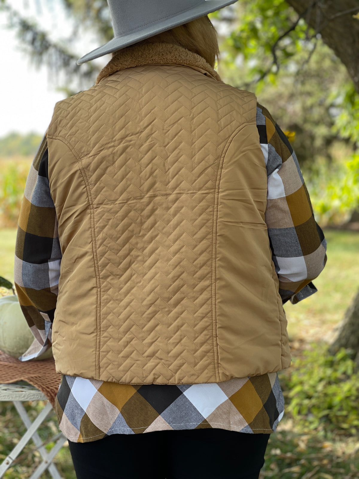 GOLD QUILTED VEST