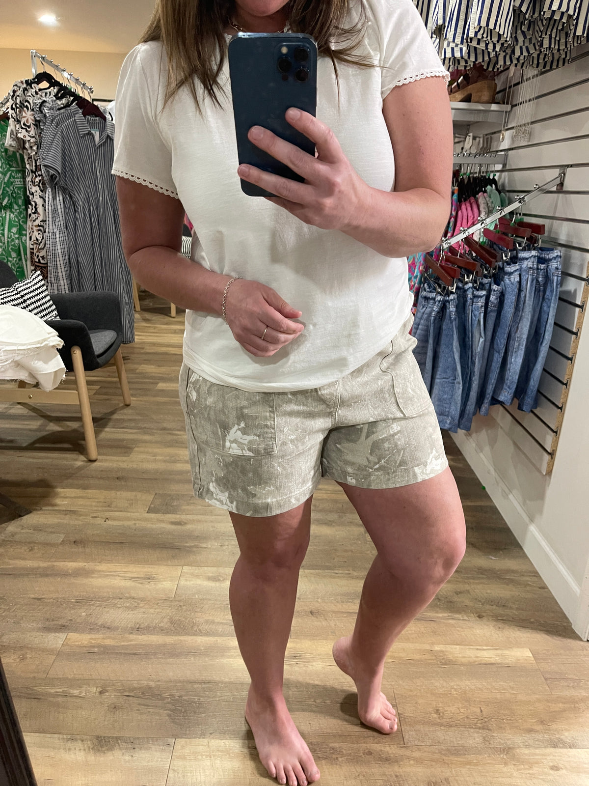 YMI JOGGER SHORT - BEIGE FOLIAGE