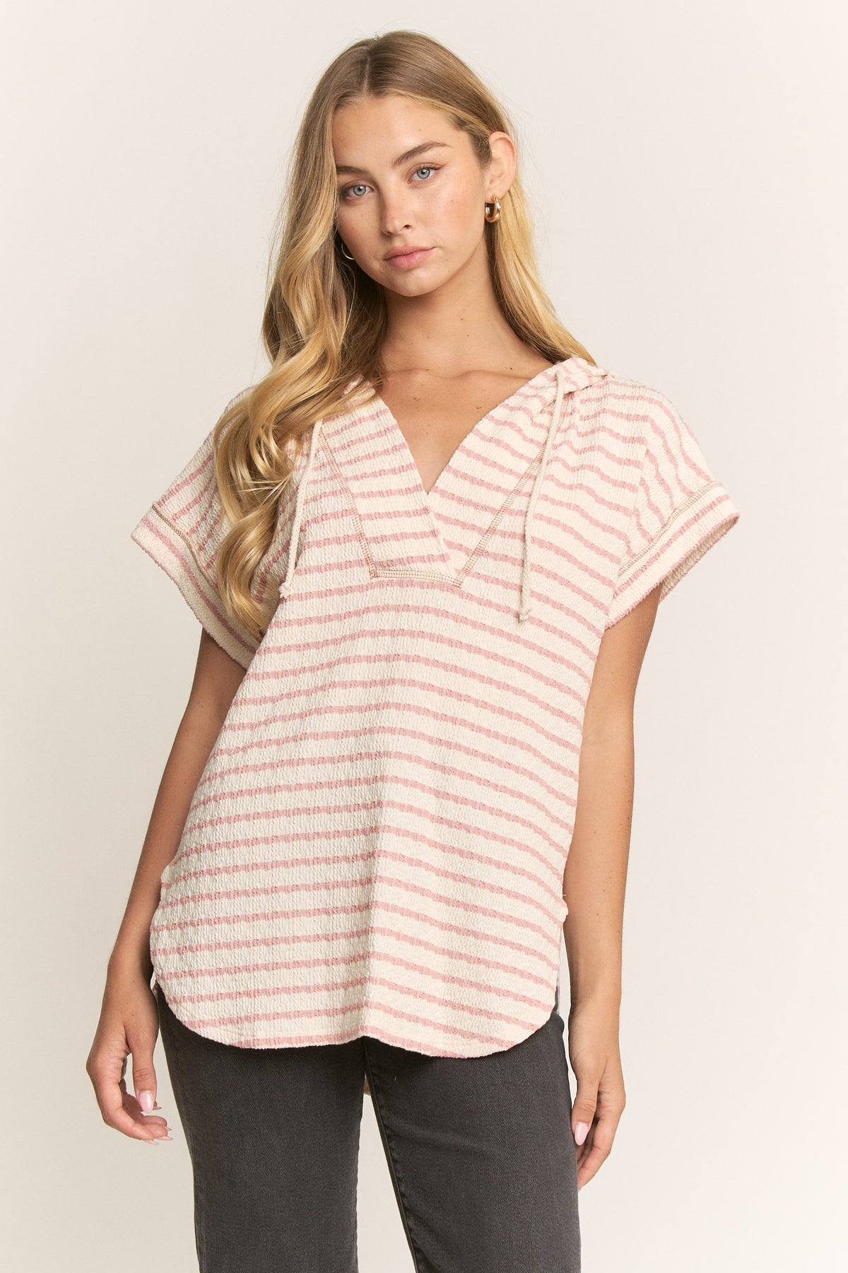 ROSE/CREAM TEXTURED STRIPED HOODED SHORT SLEEVE KNIT TOP