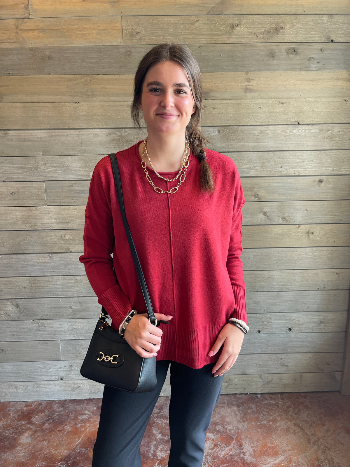 RED CENTER SEAM LIGHT WEIGHT SWEATER
