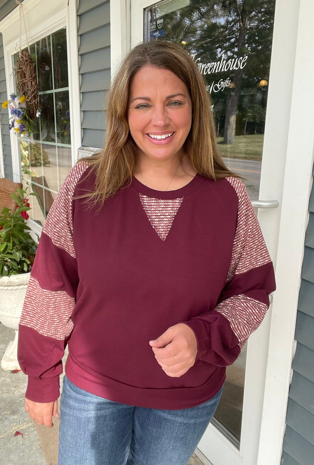 BURGUNDY RIBBED CONTRAST KNIT PULLOVER
