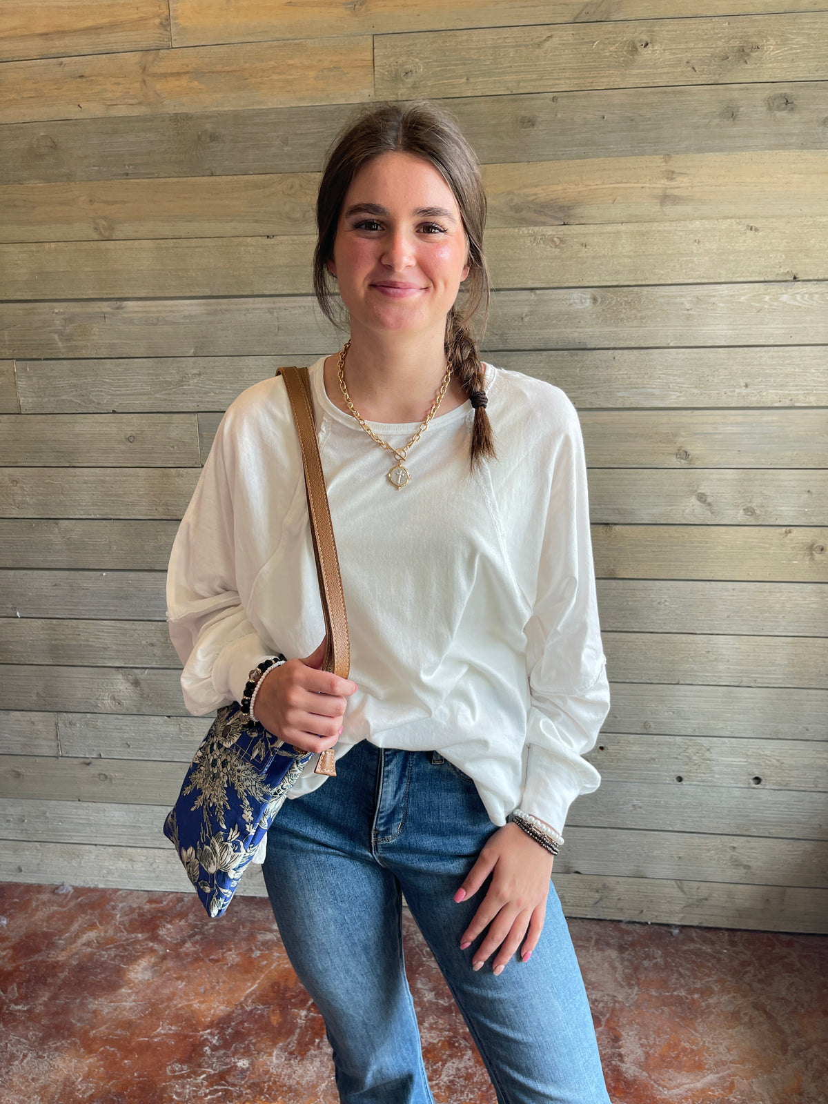 WHITE LOOSE FIT LONG SLEEVE TOP