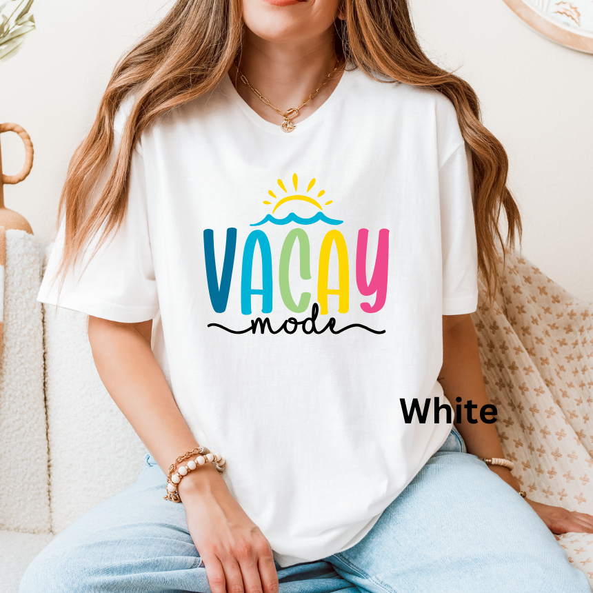 VACAY MODE SOFTSTYLE SHORT SLEEVE TEE