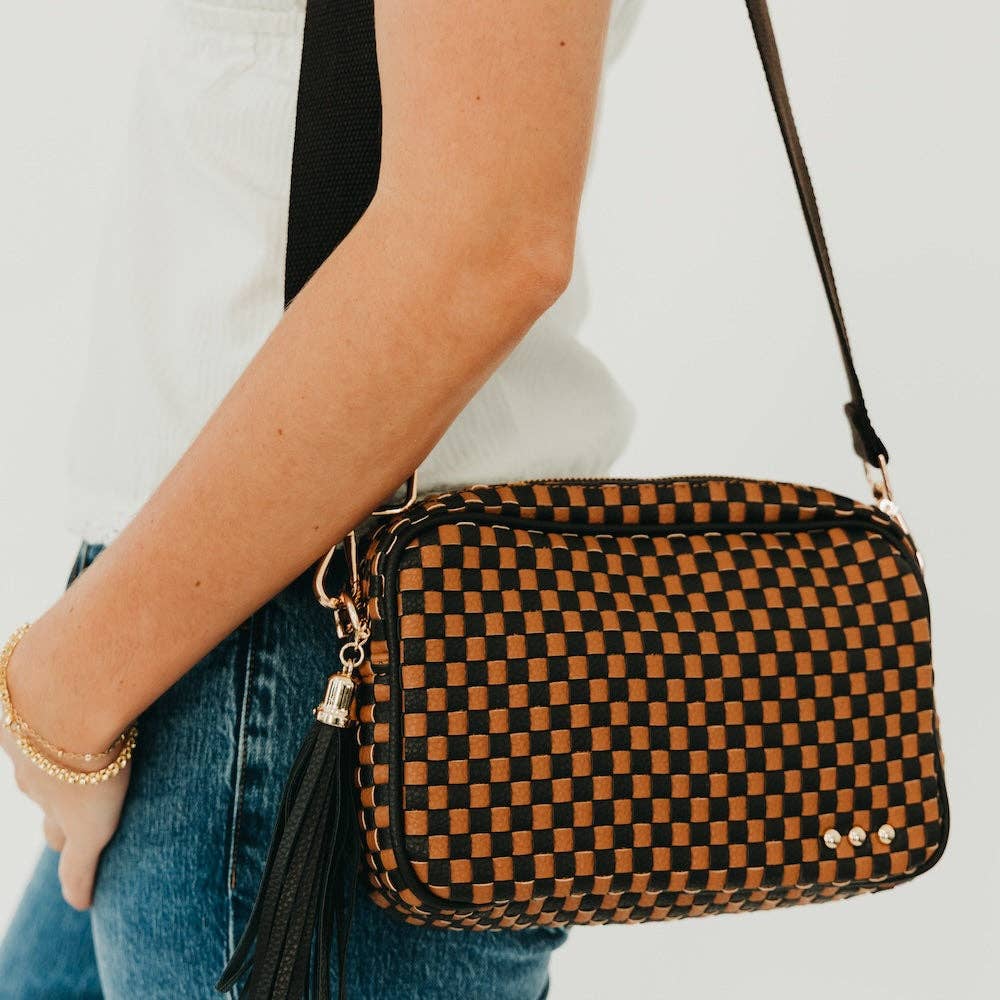 Pretty Simple - Woven Willow Camera Crossbody Bag: Checkered Black