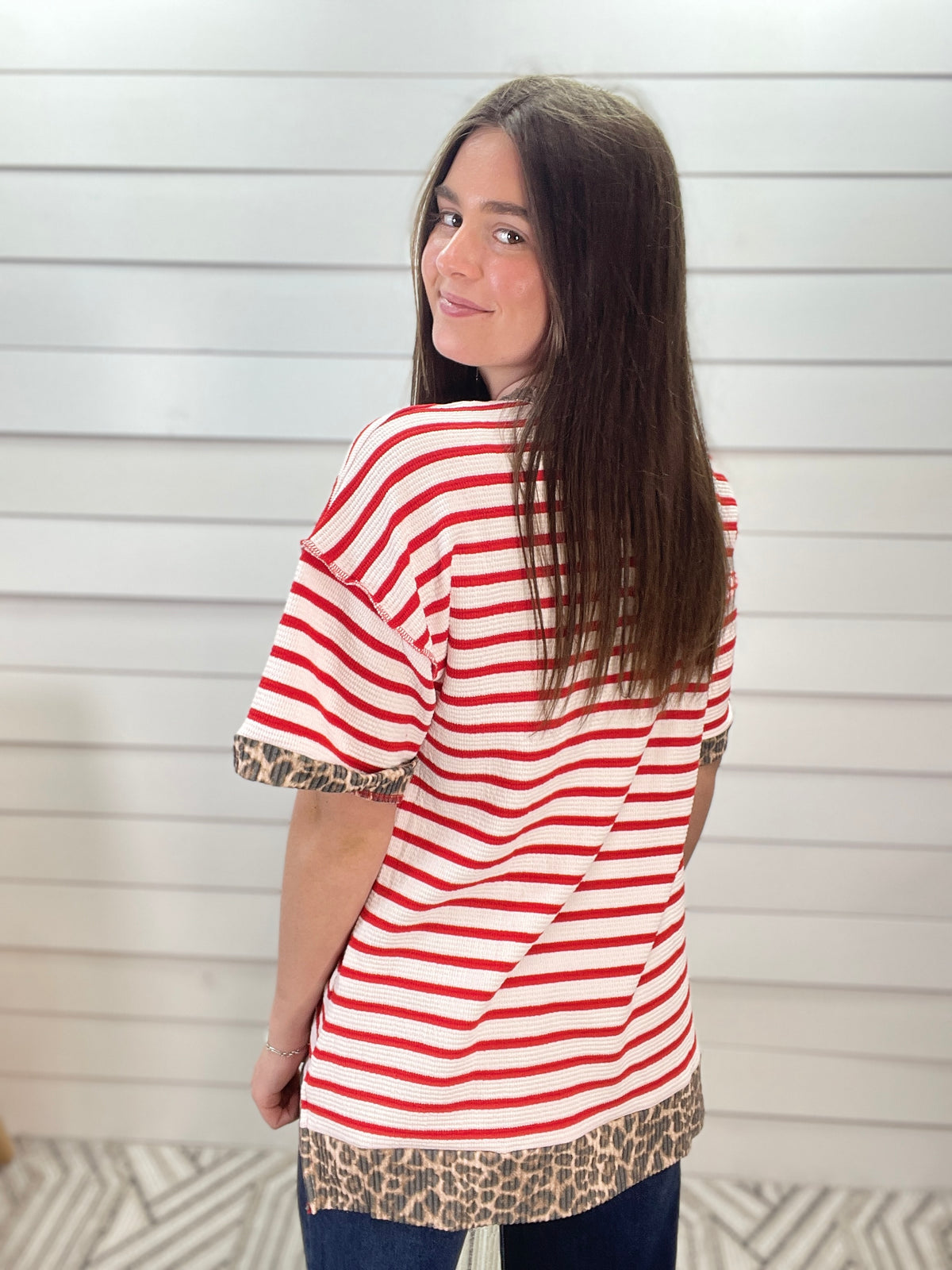 RED/WHITE STRIPED TEXTURE TOP W/ LEOPARD TRIM