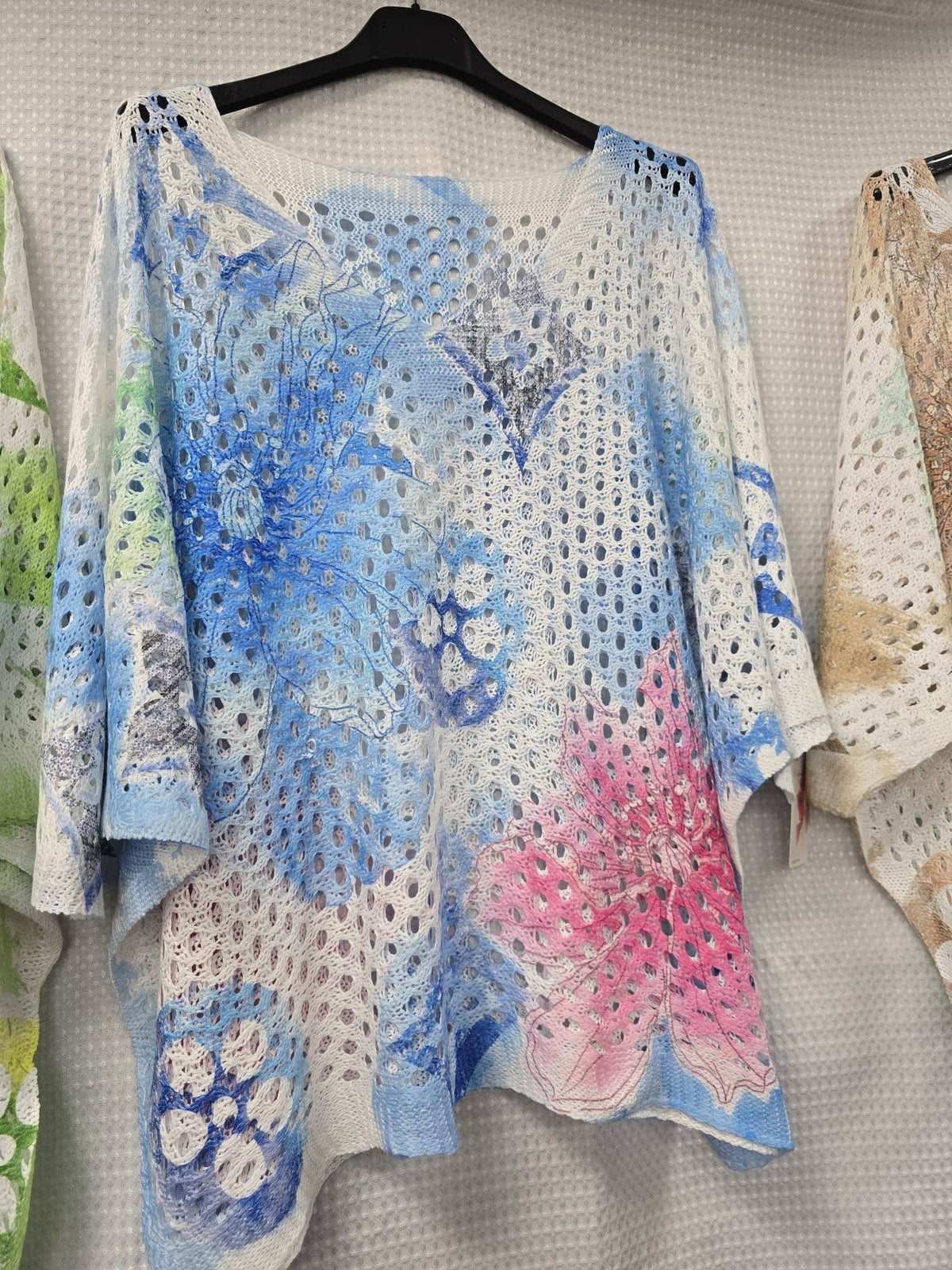 Pastel Lily V Mesh Knit: Blue