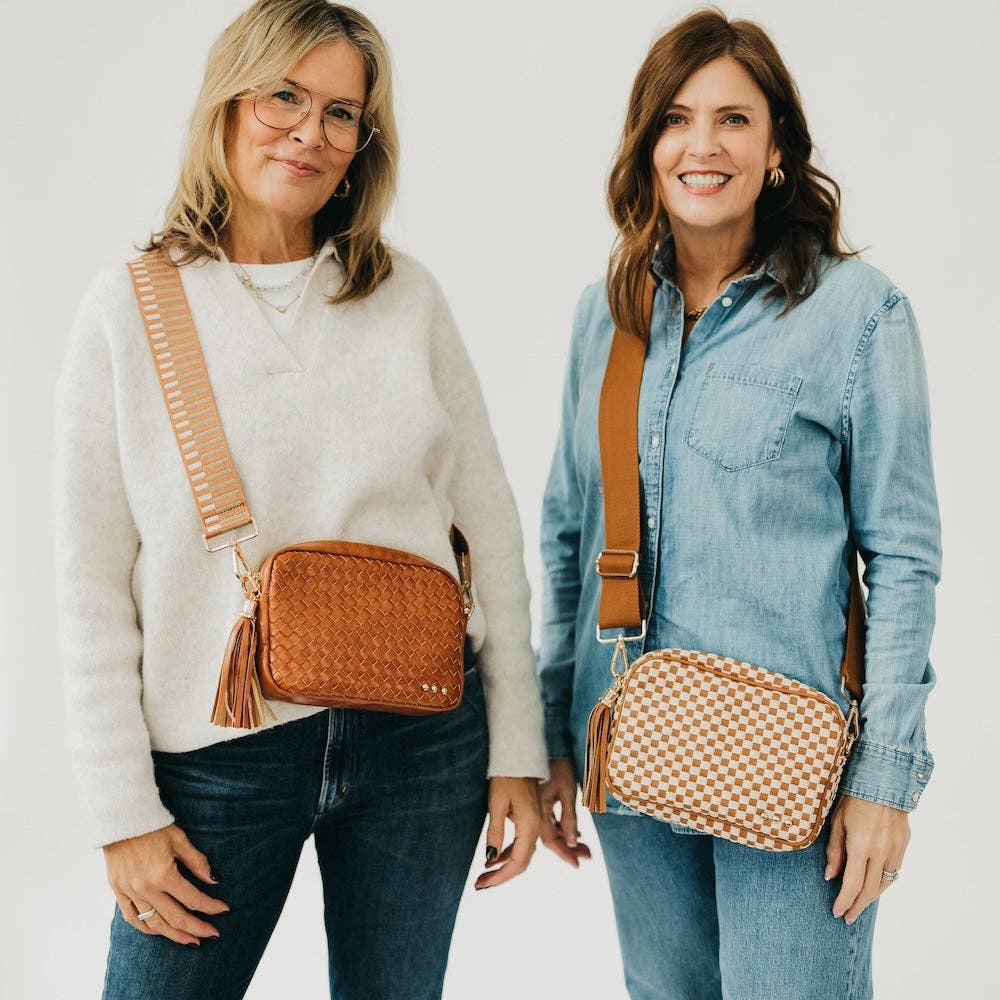 Pretty Simple - Woven Willow Camera Crossbody Bag: Checkered Black