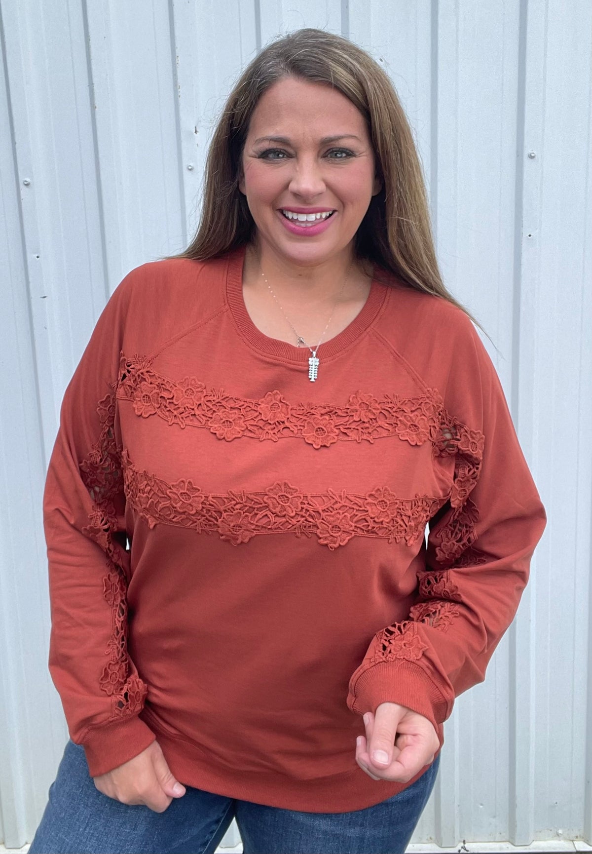 RUST LACE TRIM PULLOVER