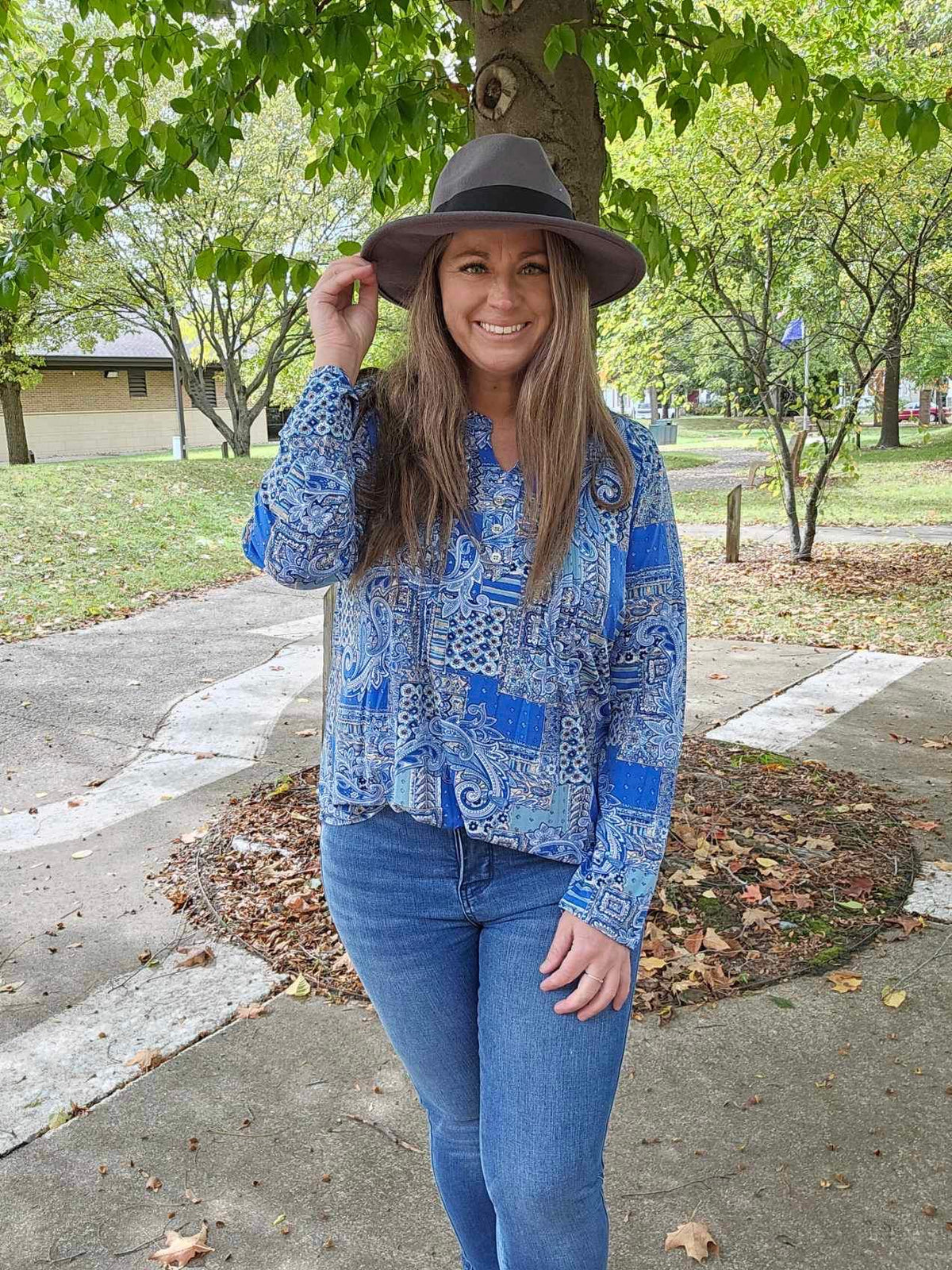 BLUE PAISLEY PLEATED BUTTON TOP