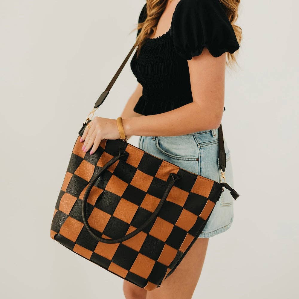 Pretty Simple - Courtney Checkered Tote: Woven Checkered Black