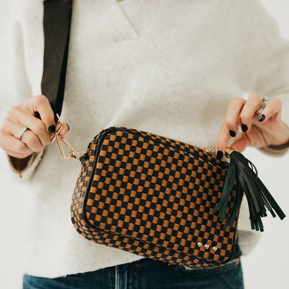 Pretty Simple - Woven Willow Camera Crossbody Bag: Checkered Black