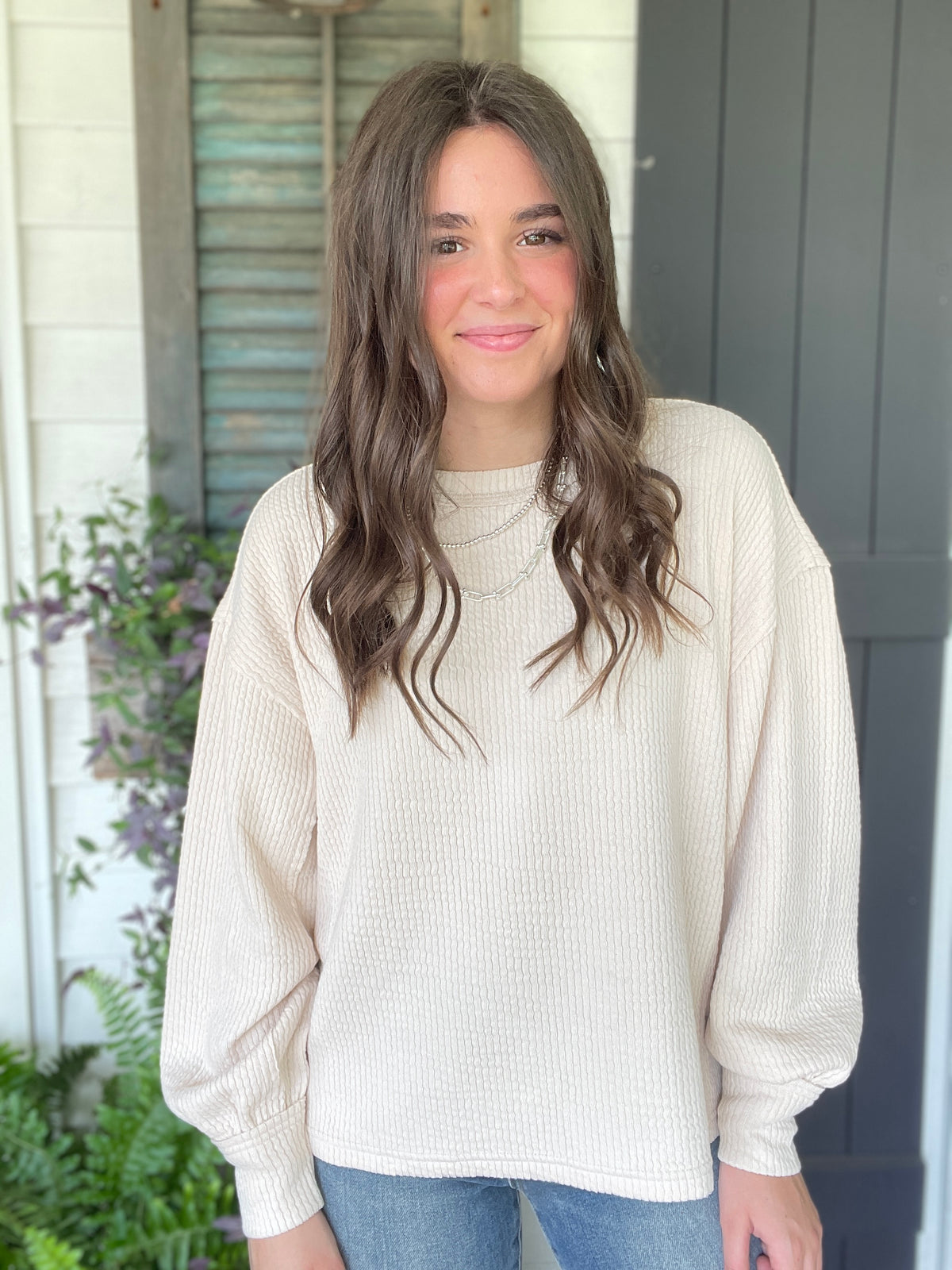 NATURAL TEXTURED EXPOSED SEAM KNIT TOP