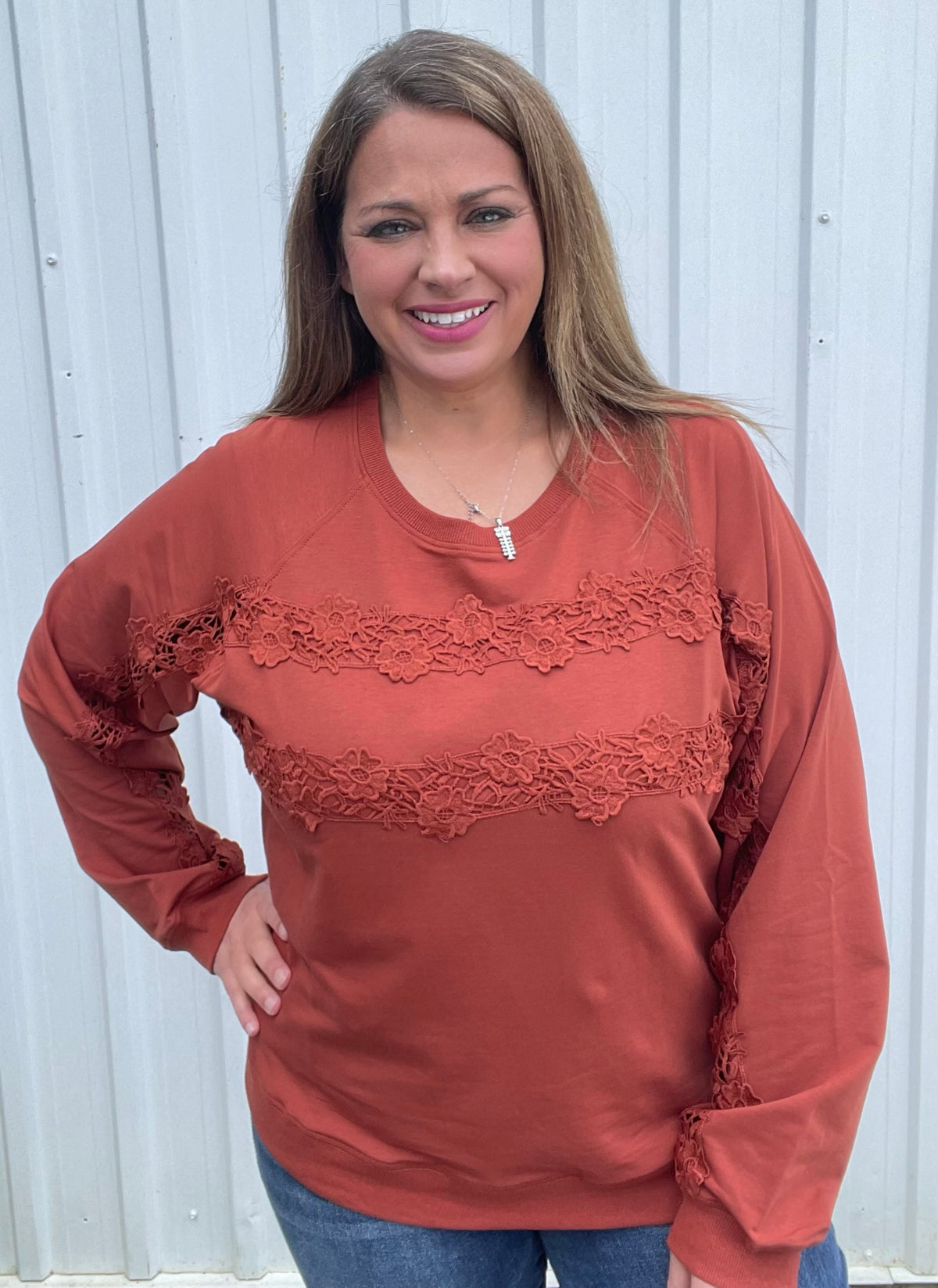 RUST LACE TRIM PULLOVER