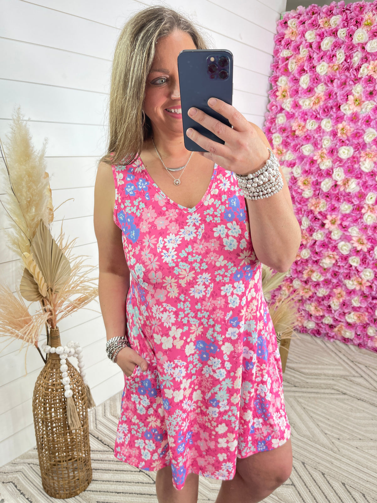 PINK SLEEVELESS DRESS W/ FLORAL PRINT