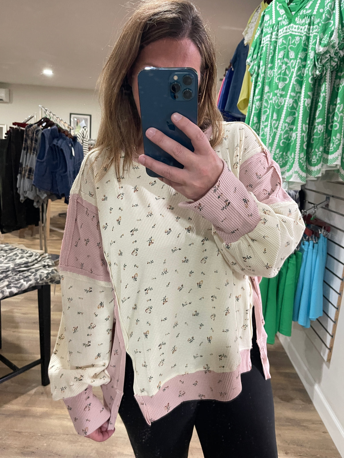 CREAM/PINK WAFFLE TEXTURE FLORAL OVERSIZED KNIT TOP