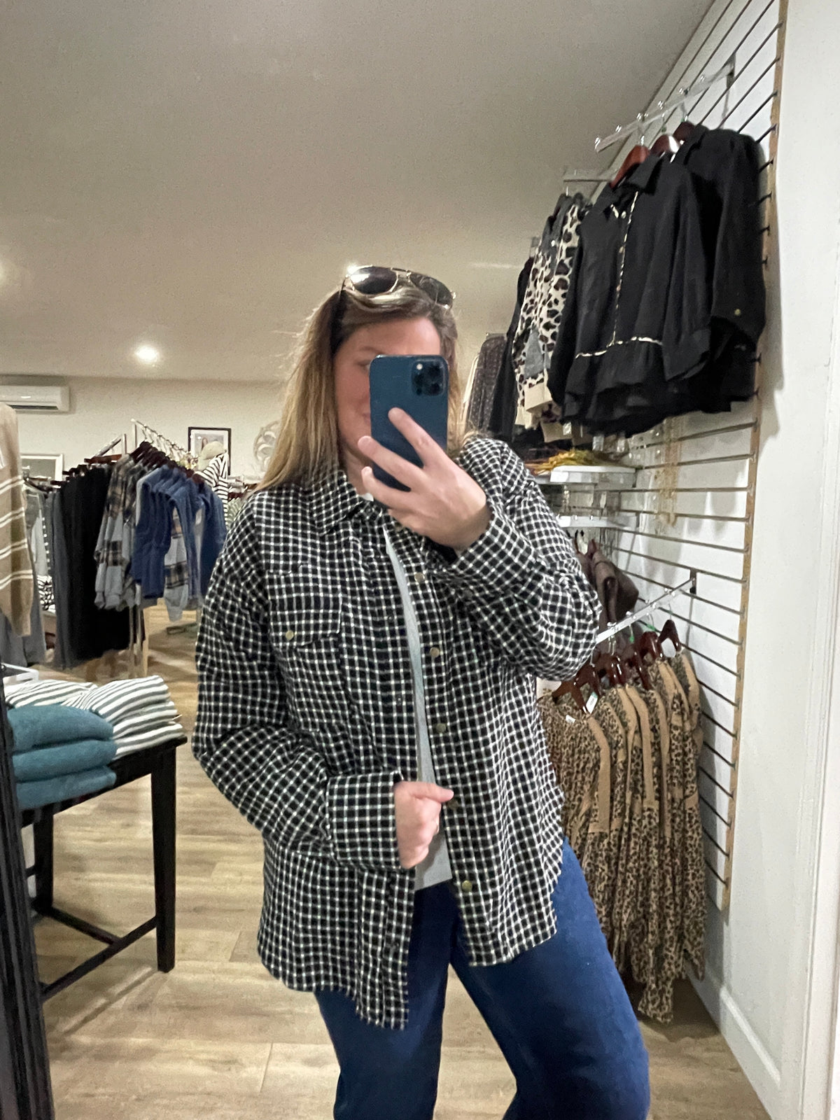 BLACK AND WHITE CHECK SNAP BUTTON FLANNEL