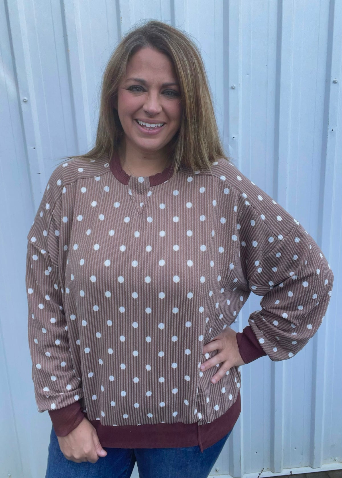 CAMEL RAISED RIBBED POLKA DOT TOP W/ TRIM