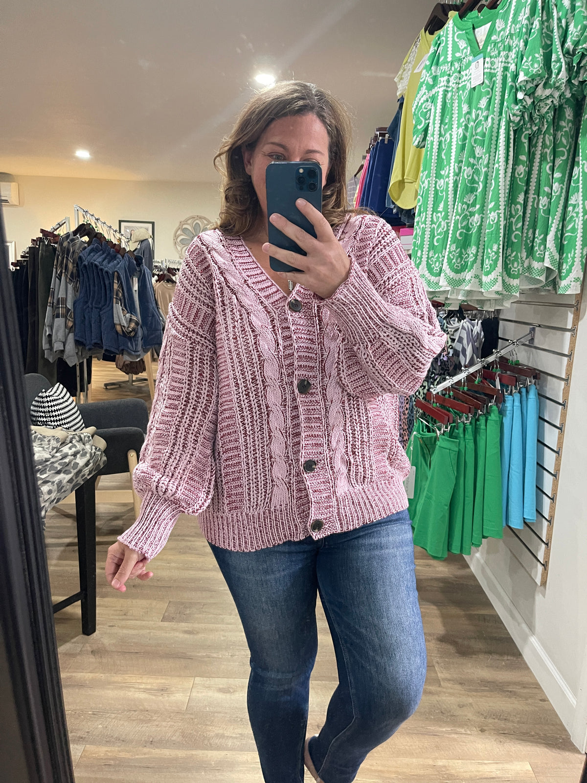 WINE CABLE KNIT MARBLE BUTTON CARDIGAN
