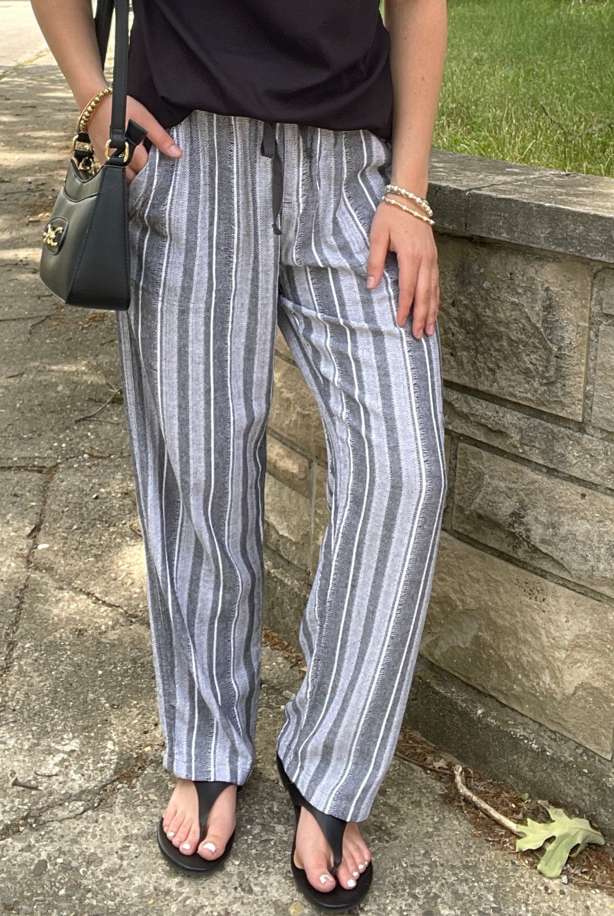BLACK/WHITE STRIPED ELASTIC WAIST WOVEN PANTS