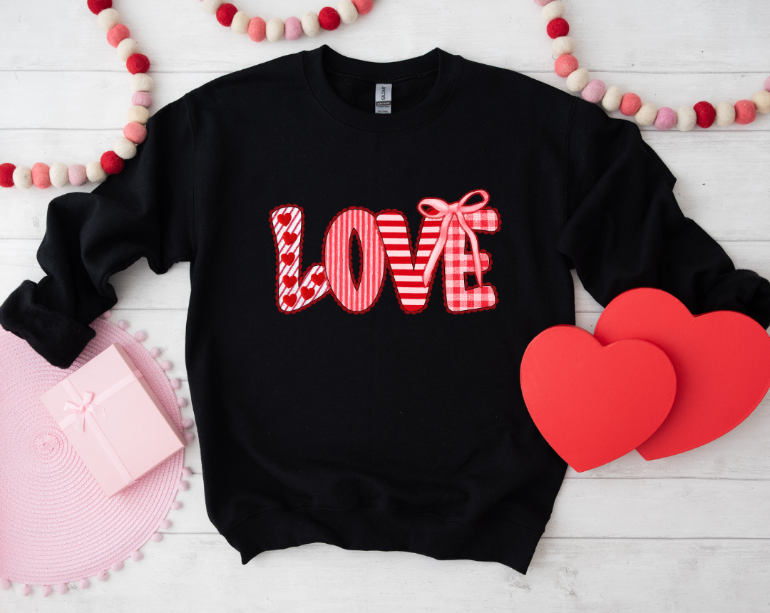 MULTI PATTERN LOVE GRAPHIC SHORT SLEEVE TEE